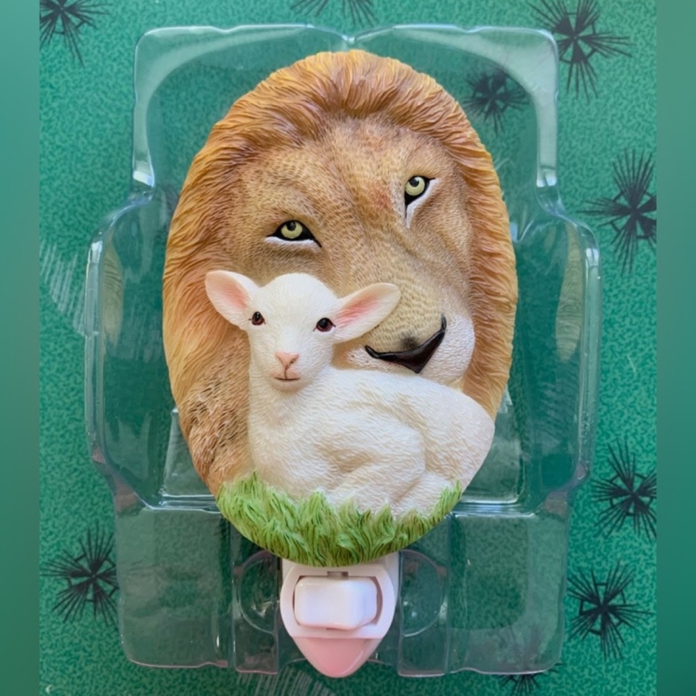 Ibis & Orchid Design Flowers of Light Nightlight Lion & Lamb Unused NIB